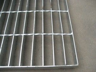 廠家專業(yè)生產(chǎn)各種規(guī)格鋼格板,鋼格柵,溝蓋板,踏步板,樹(shù)池蓋產(chǎn)品圖片,廠家專業(yè)生產(chǎn)各種規(guī)格鋼格板,鋼格柵,溝蓋板,踏步板,樹(shù)池蓋產(chǎn)品相冊(cè) - 安平縣朗順金屬絲網(wǎng)制品 - 九正